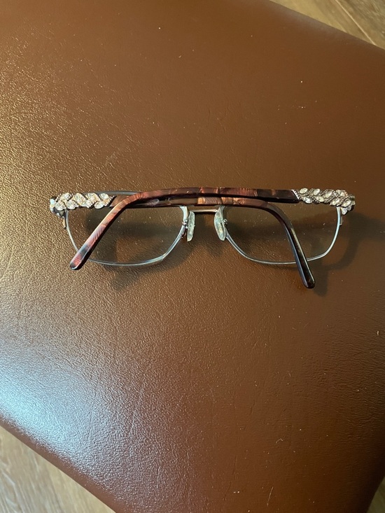 Rhinestone Accent Clear Frame Glasses with Pink Marble Temples